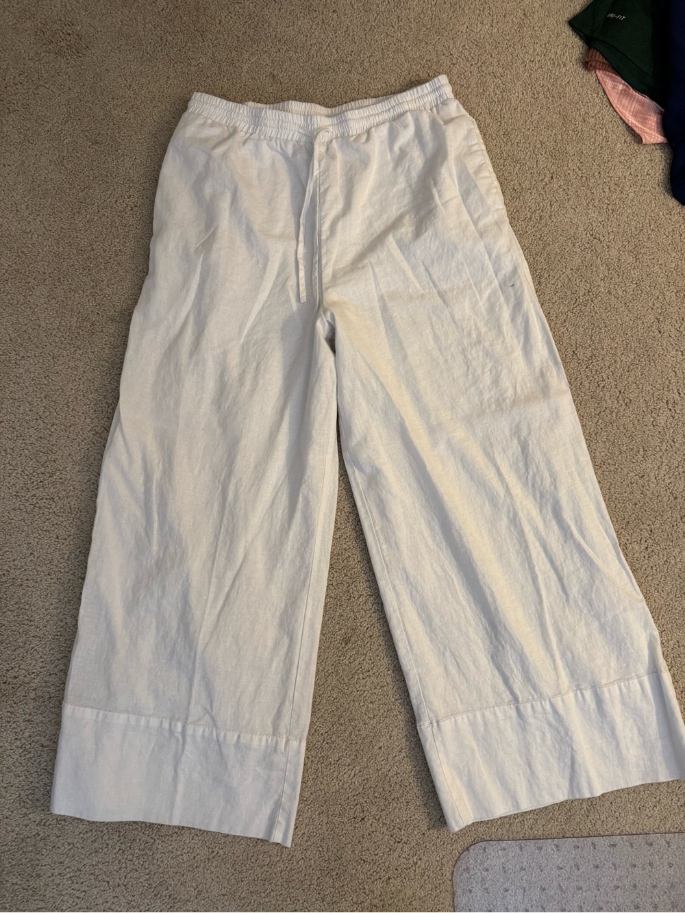 Lulu's White Elastic Waist Pull-On Pants
